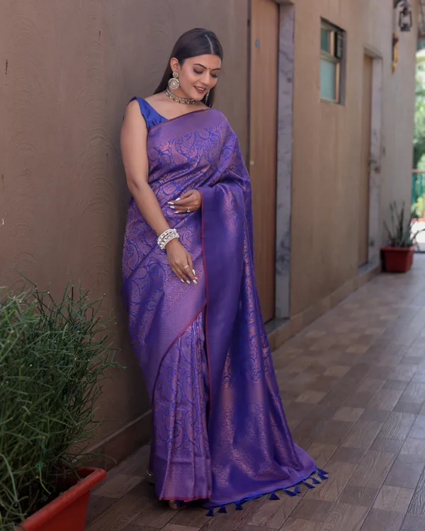 Royal_Blue_Timeless_Kanchipuram_Sarees_A_Heritage_of_Elegance_With_Blouse_Piece_Attached